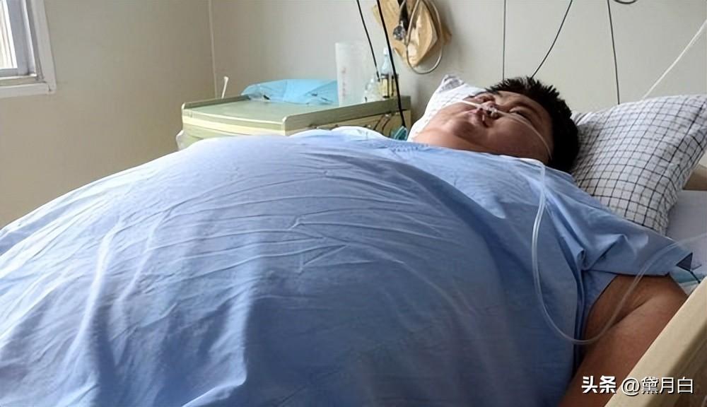 14岁江西男孩重达300斤，一顿能吃八碗饭，离世前痛哭：我要减肥  第15张