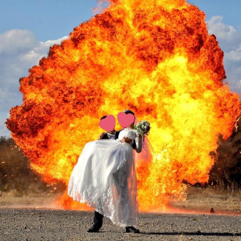 日本一家摄影公司推出 “爆炸婚纱照” 业务  第5张